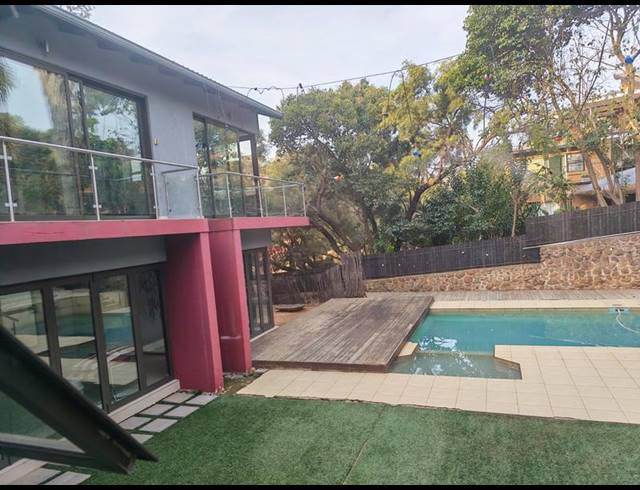 6 BEDROOM HOUSE FOR SALE IN GLENVISTA